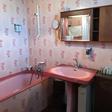 May's * Availles-Limouzine