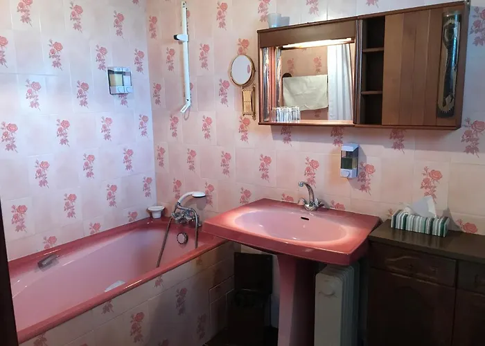 May's * Availles-Limouzine